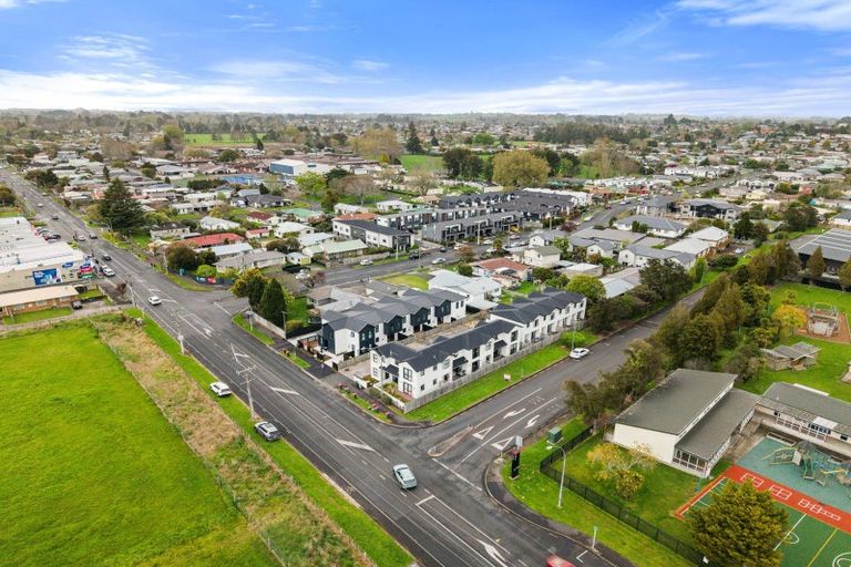 Photo of property in 2/135 Silverdale Road, Hillcrest, Hamilton, 3216