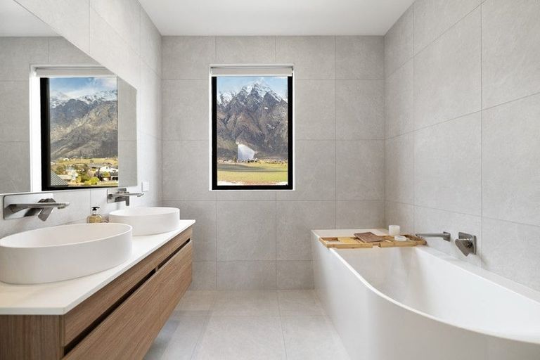 Photo of property in 2 Taurus Lane, Jacks Point, 9371