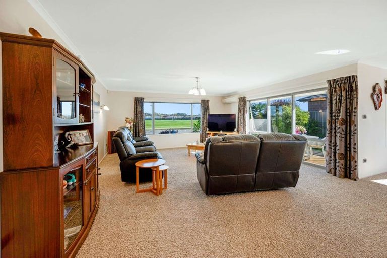 Photo of property in 76 Orotu Drive, Poraiti, Napier, 4112