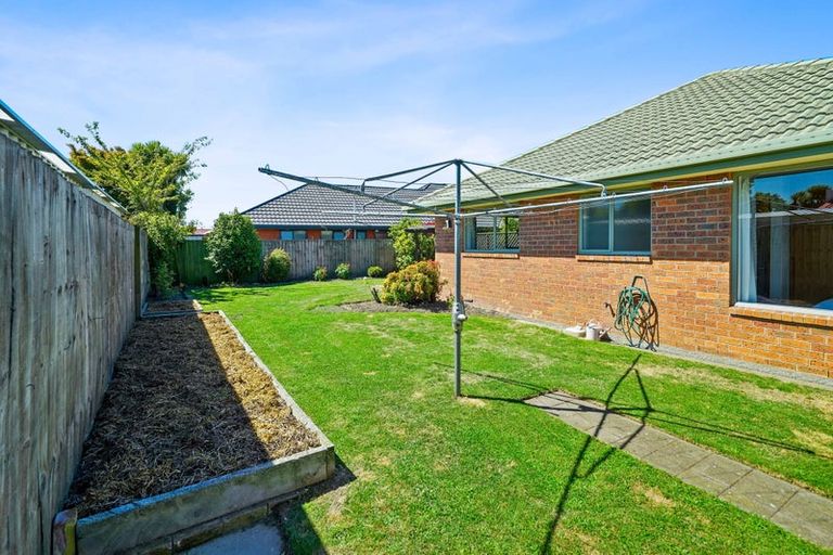 Photo of property in 10 Mull Place, Broomfield, Christchurch, 8042