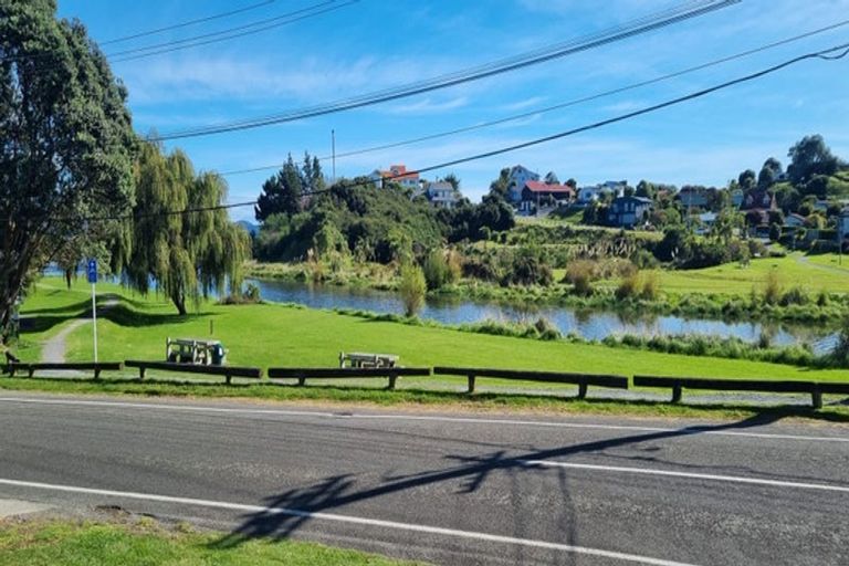 Photo of property in 20 Makora Road, Otaihanga, Paraparaumu, 5036
