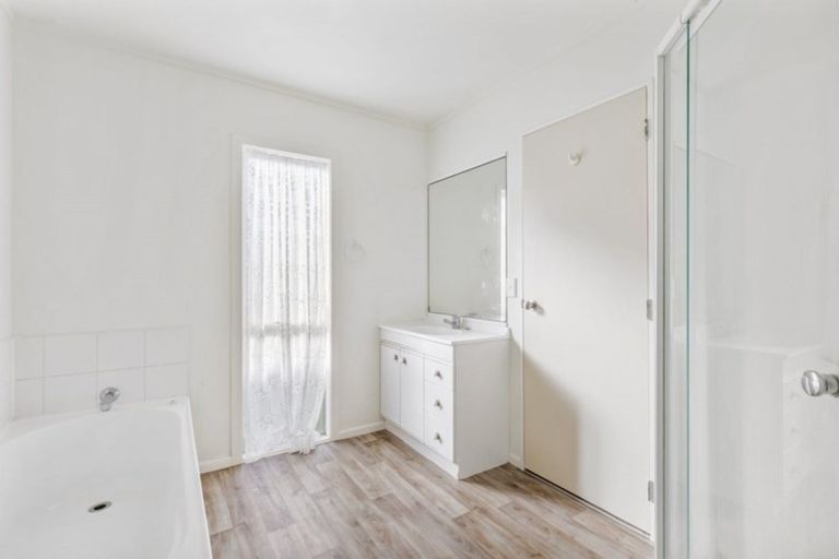 Photo of property in 50a Kitchener Road, Waiuku, 2123