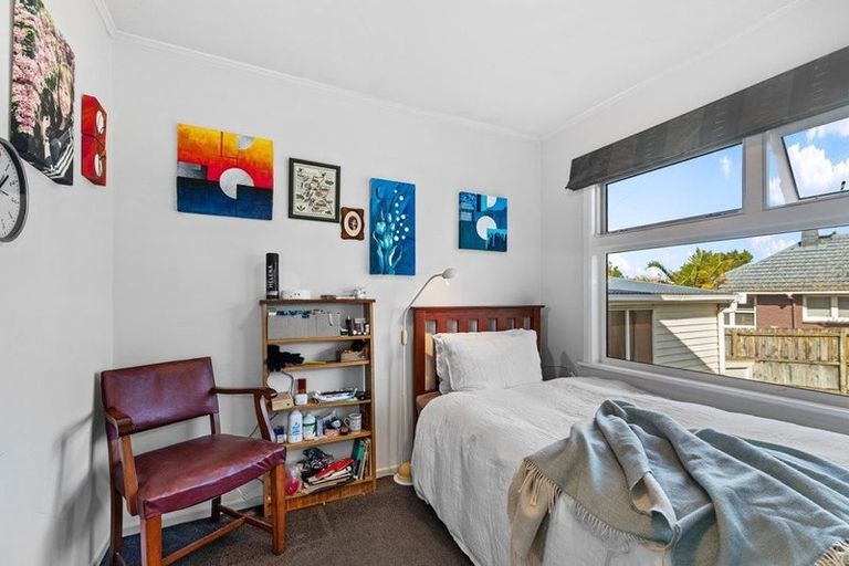 Photo of property in 29 Lyndhurst Road, Te Atatu South, Auckland, 0610