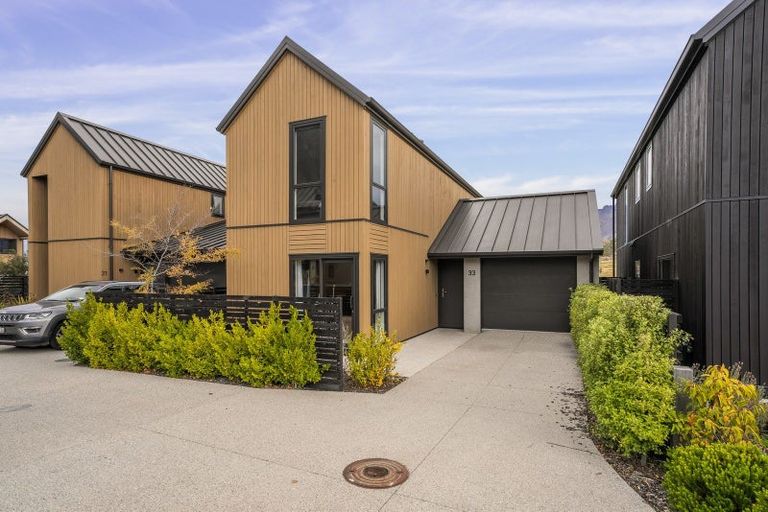 Photo of property in 33 Mulholland Drive, Jacks Point, 9371