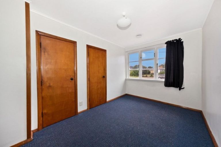 Photo of property in 2/45 Dickson Crescent, Hornby, Christchurch, 8042
