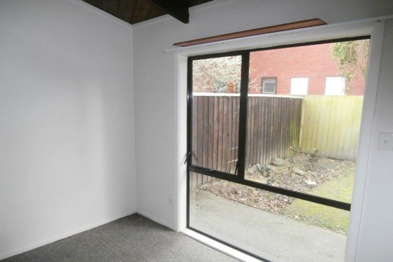 Photo of property in 235 Memorial Avenue, Burnside, Christchurch, 8053