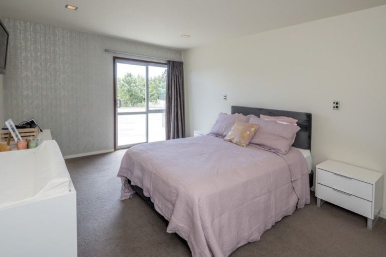 Photo of property in 48 Kotare Street, Waikanae, 5036