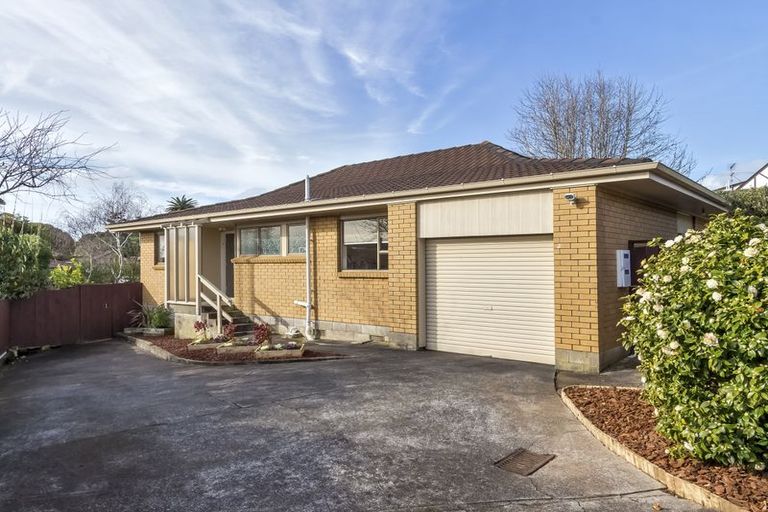 Photo of property in 2/39 Majesty Place, Half Moon Bay, Auckland, 2012