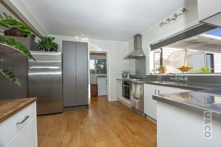 Photo of property in 67 Garfield Road, Helensville, 0800