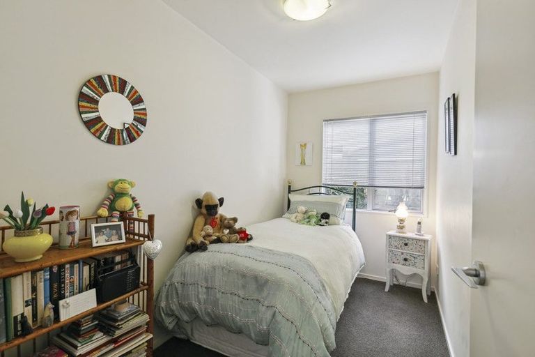 Photo of property in St Giles Court Apartments, 14/6 Vallance Street, Kilbirnie, Wellington, 6022