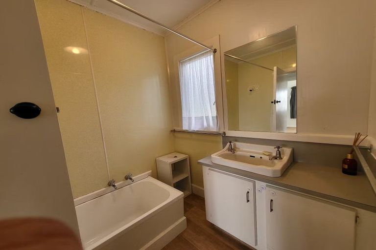 Photo of property in 11 Wood Street, Papakura, 2110