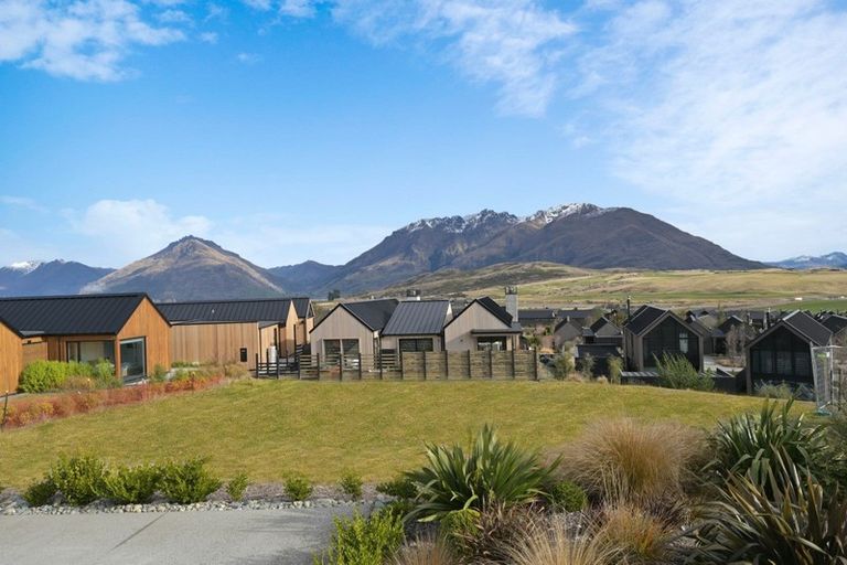 Photo of property in 5 Falconer Rise, Jacks Point, Queenstown, 9371
