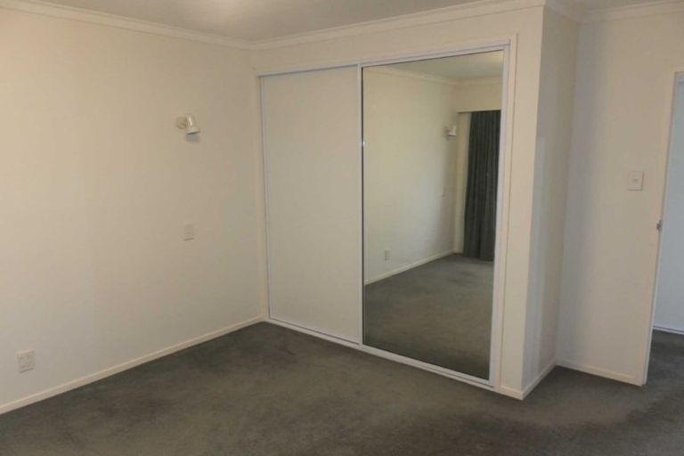 Photo of property in 17 Highland Place, Avonhead, Christchurch, 8042