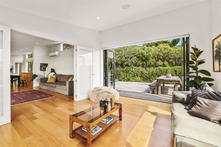 Photo of property in 110 Mount Pleasant Road, Mount Pleasant, Christchurch, 8081