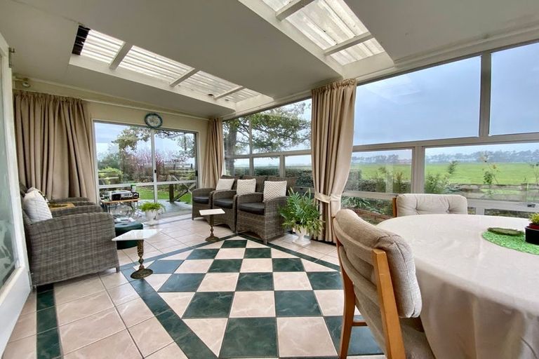 Photo of property in 564 No 1 Line, Longburn, Palmerston North, 4475