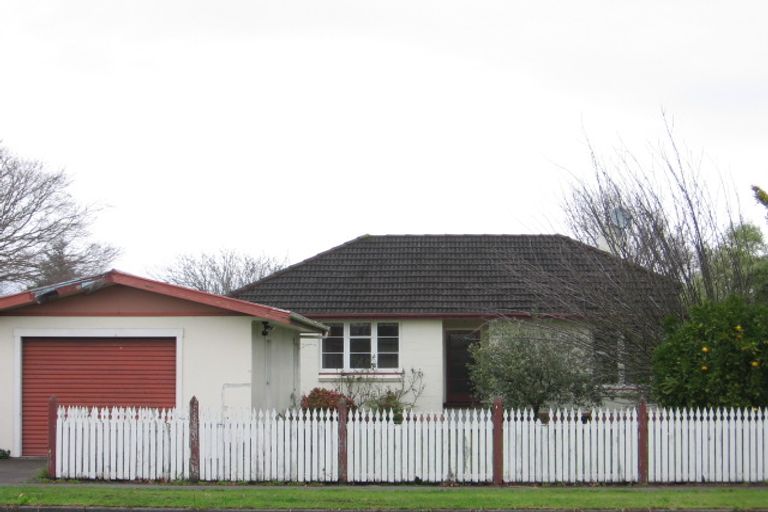 Photo of property in 108 Pahiatua Street, Hokowhitu, Palmerston North, 4410