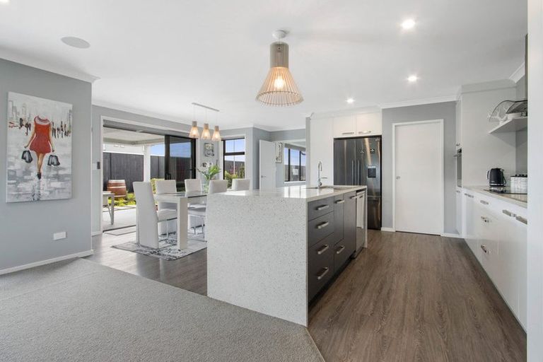 Photo of property in 19 Wairere Rise, Omokoroa, 3114