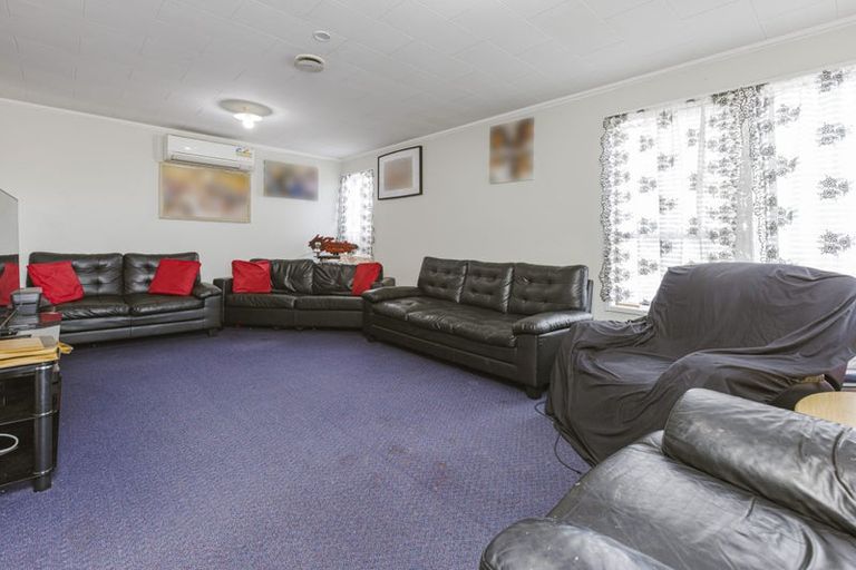 Photo of property in 26 Gambare Place, Wattle Downs, Auckland, 2103