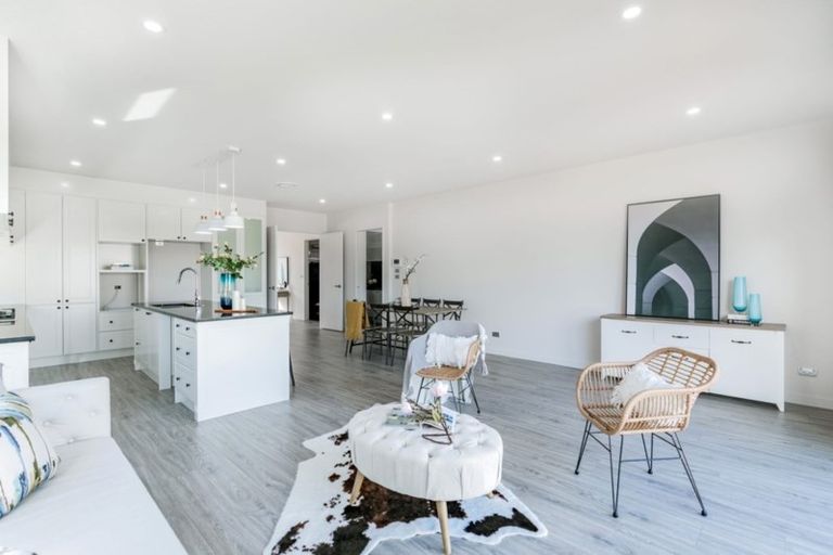 Photo of property in 6 Rauaruhe Road, Karaka, Papakura, 2113