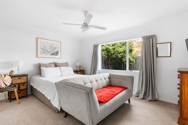 Photo of property in 4 Beach Grove, Omokoroa, 3114