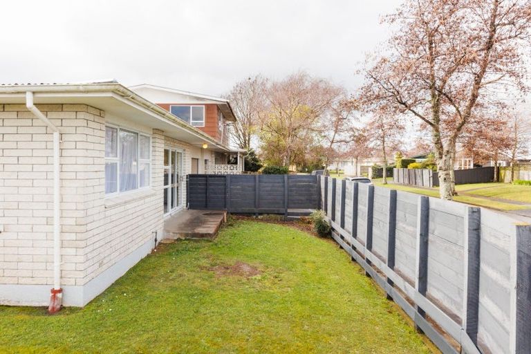Photo of property in 1 Abraham Crescent, Milson, Palmerston North, 4414