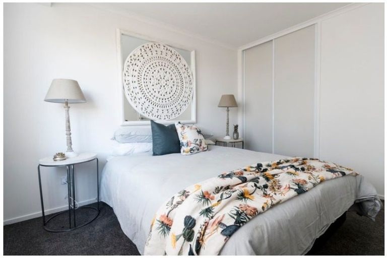 Photo of property in 12 Kahukaka Road, One Tree Point, 0118