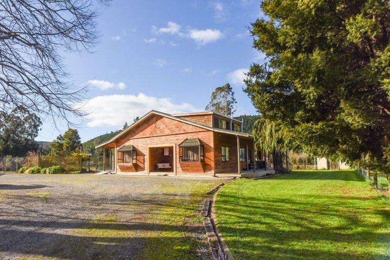 Photo of property in 402 Pigeon Valley Road, Pigeon Valley, Wakefield, 7096