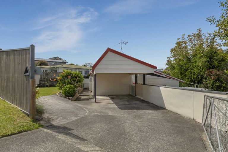 Photo of property in 32 Sherwood Street, Bellevue, Tauranga, 3110