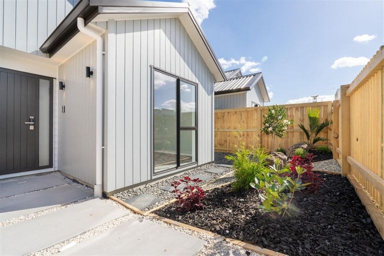 Photo of property in 36 Whakairo Crescent, Gulf Harbour, Whangaparaoa, 0930