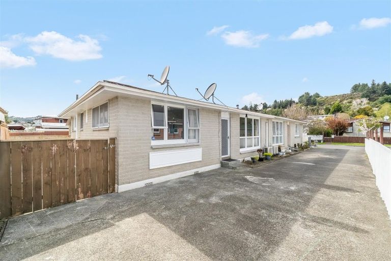 Photo of property in 2/17 Oregon Drive, Maoribank, Upper Hutt, 5018