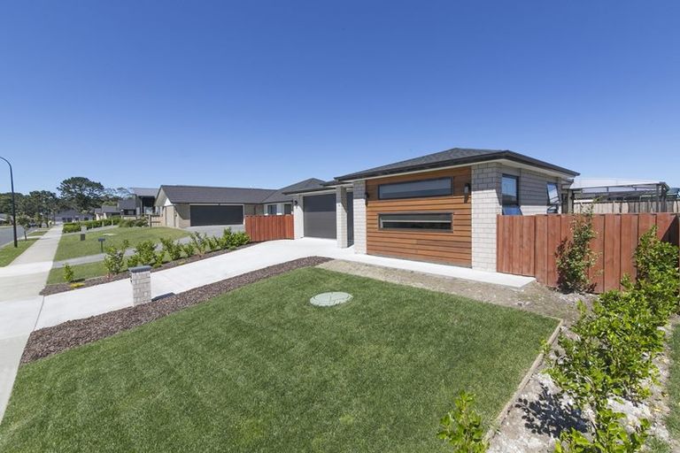 Photo of property in 14 Turpin Road, Riverhead, 0820