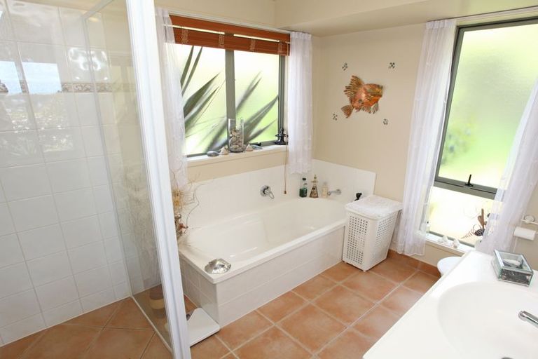 Photo of property in 112c Newton Road, Raglan, Te Mata, 3894