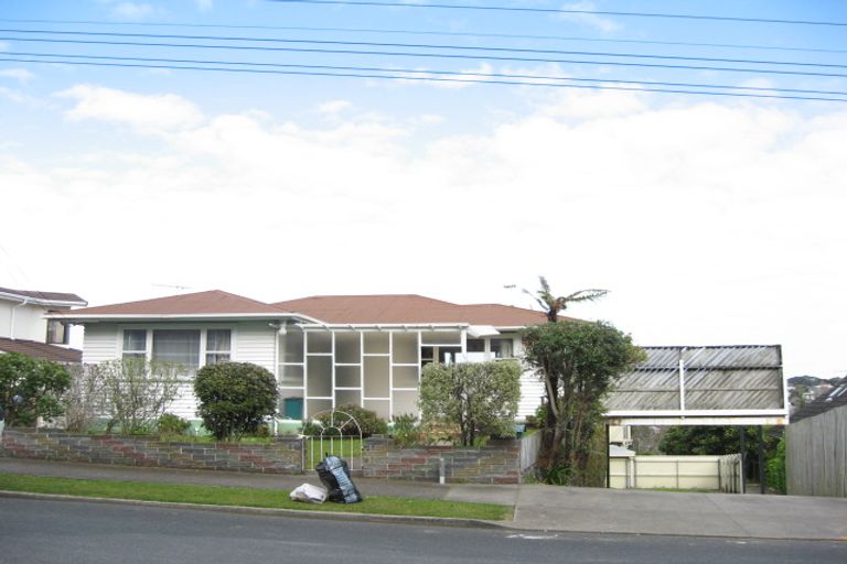 Photo of property in 20 Victoria Road, New Plymouth, 4310