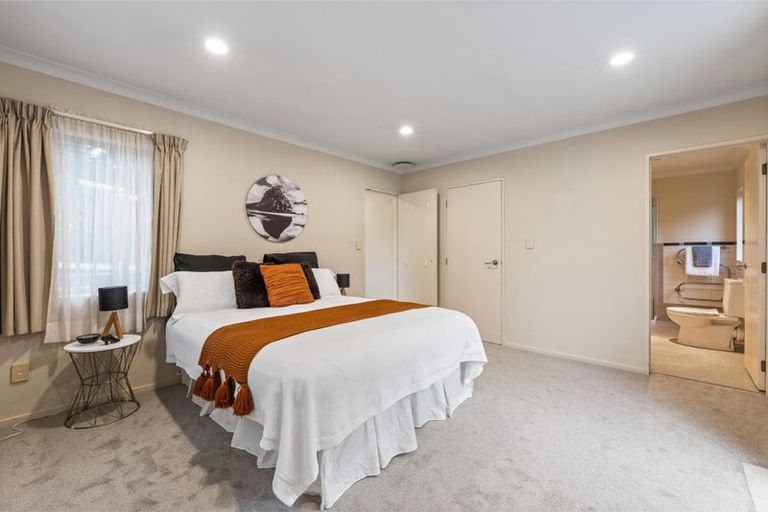 Photo of property in 77c Colwill Road, Massey, Auckland, 0614