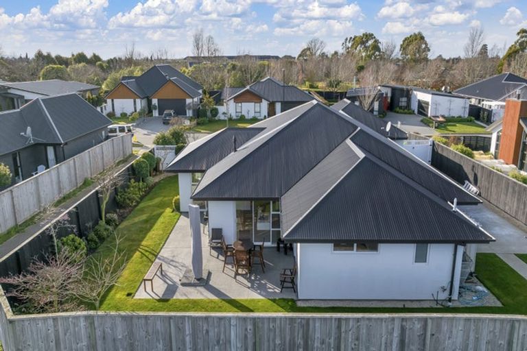 Photo of property in 12 Lewis Close, Rangiora, 7400