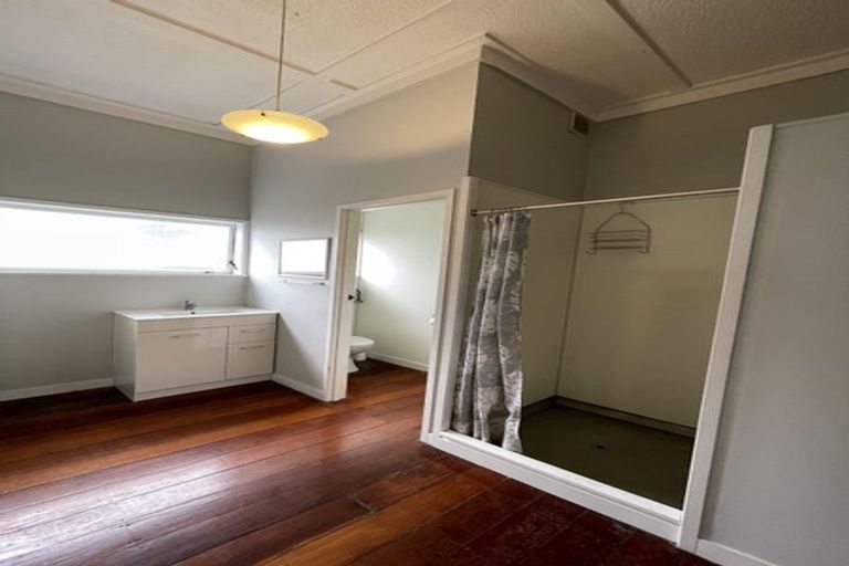 Photo of property in 20 Ngataringa Road, Devonport, Auckland, 0624