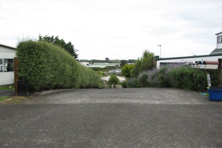 Photo of property in 16 Matatea Avenue, Pukekohe, 2120