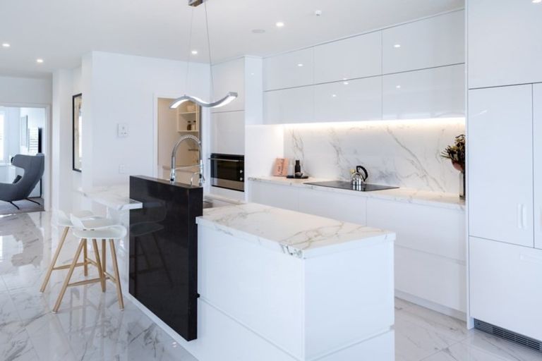 Photo of property in 6/89 Fisher Parade, Sunnyhills, Auckland, 2010