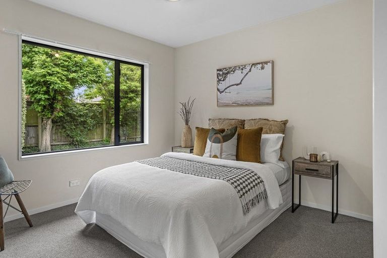 Photo of property in 17 Sutton Place, Dallington, Christchurch, 8061