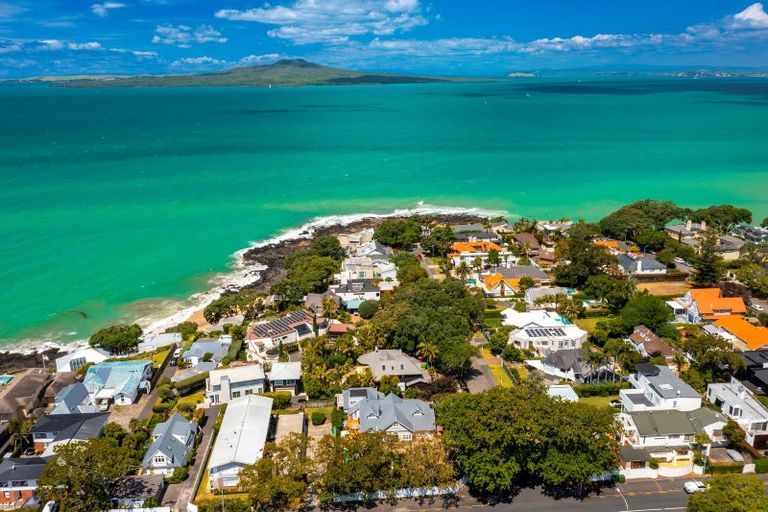 Photo of property in 2 Minnehaha Avenue, Takapuna, Auckland, 0622