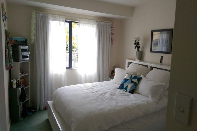 Photo of property in 66a Park Road, Glenfield, Auckland, 0629