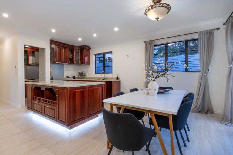 Photo of property in 25a Rothesay Bay Road, Rothesay Bay, Auckland, 0630