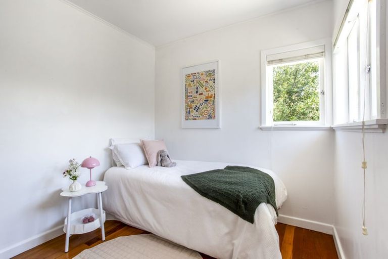 Photo of property in 58 Kervil Avenue, Te Atatu Peninsula, Auckland, 0610