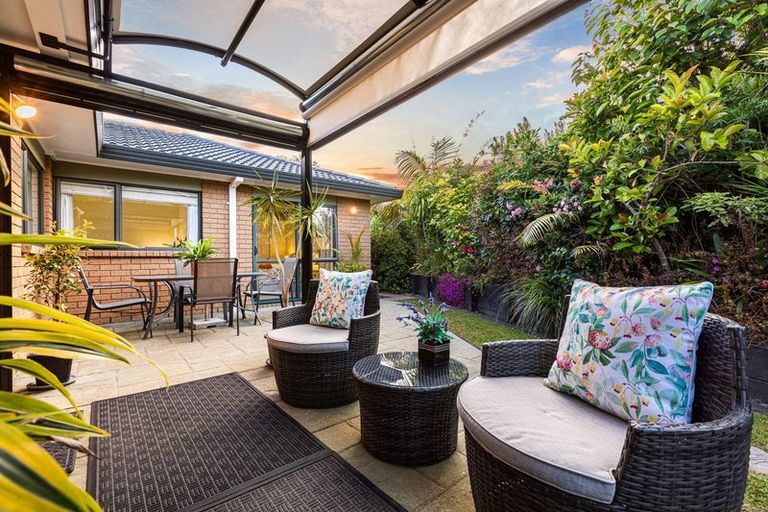 Photo of property in 1 Astor Place, Orewa, 0931