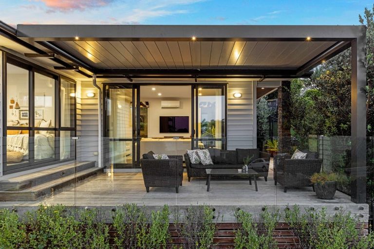 Photo of property in 15 Javelin Close, Gulf Harbour, Whangaparaoa, 0930