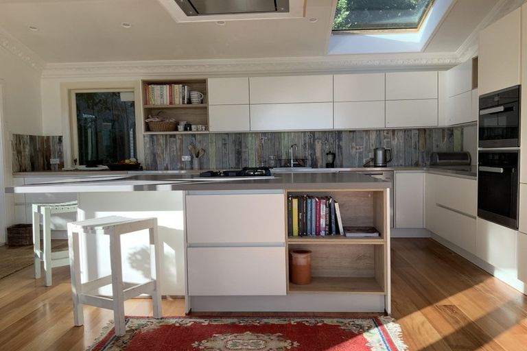 Photo of property in 25 Seatoun Heights Road, Miramar, Wellington, 6022