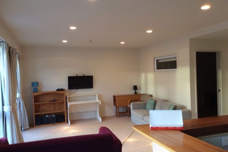 Photo of property in Terrace Heights Apartments, 9a/163 The Terrace, Wellington Central, Wellington, 6011