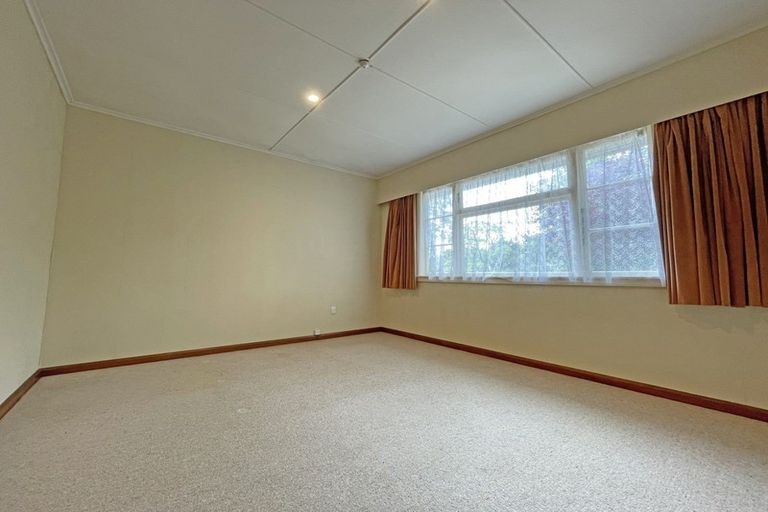 Photo of property in 28 Pahiatua Street, Hokowhitu, Palmerston North, 4410