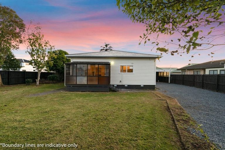 Photo of property in 76 Manuroa Road, Takanini, 2112