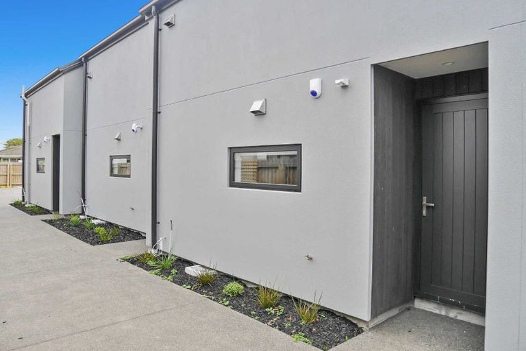 Photo of property in 4/23 Hills Road, Edgeware, Christchurch, 8013